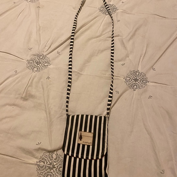 Vibrant Floral Shoulder Bag with Matching Pouch - Picture 5 of 5